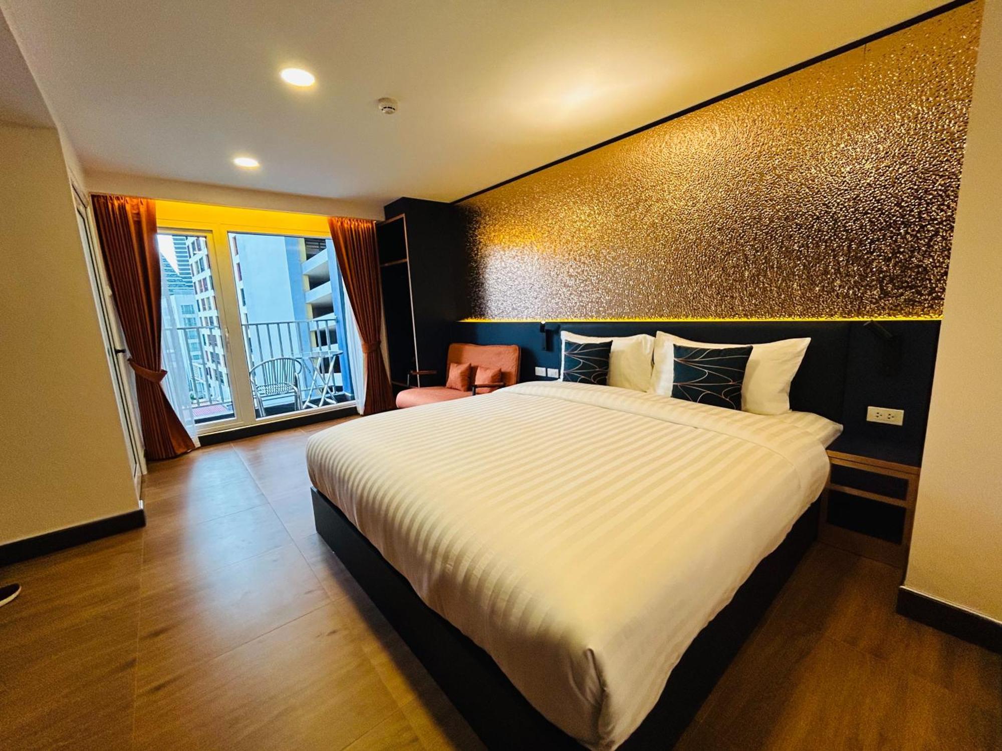 Emiri Hotel - Nana Bangkok Exteriör bild