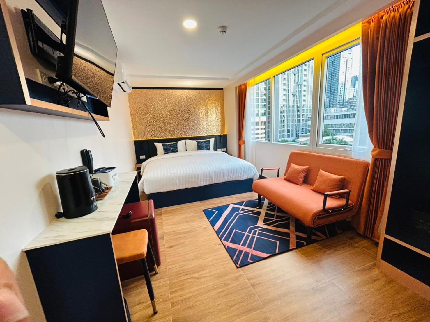 Emiri Hotel - Nana Bangkok Exteriör bild