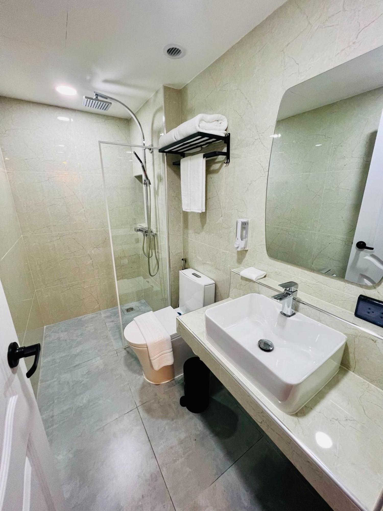Emiri Hotel - Nana Bangkok Exteriör bild