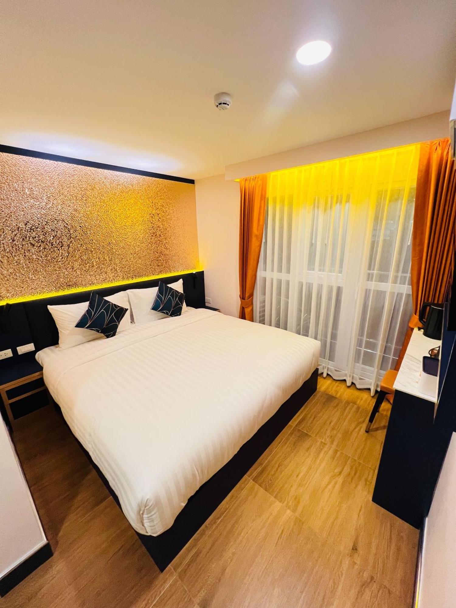 Emiri Hotel - Nana Bangkok Exteriör bild