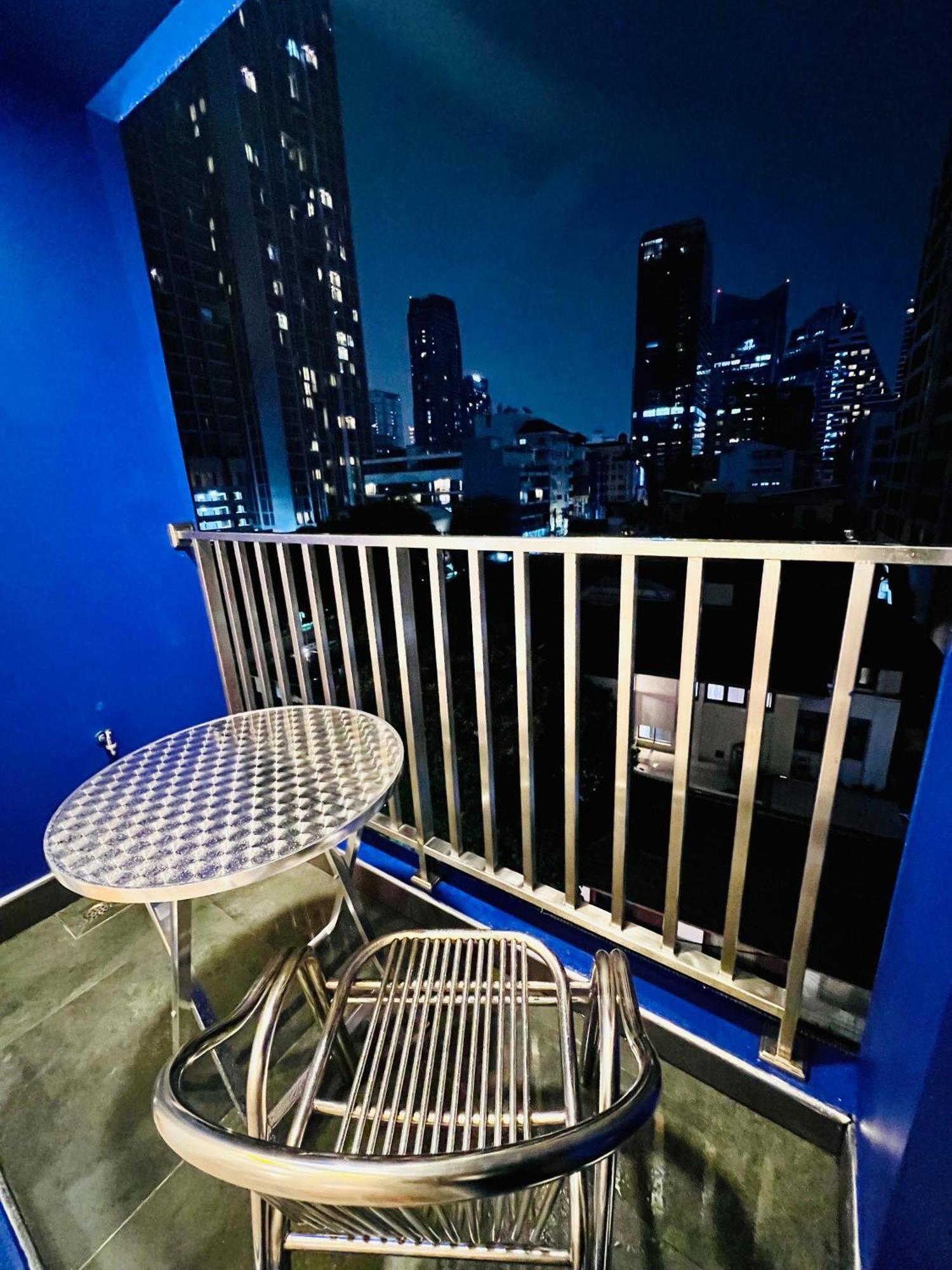 Emiri Hotel - Nana Bangkok Exteriör bild
